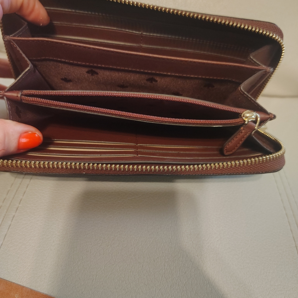 Kate Spade Brown Wallet Sleek Design - Picture 4 of 4